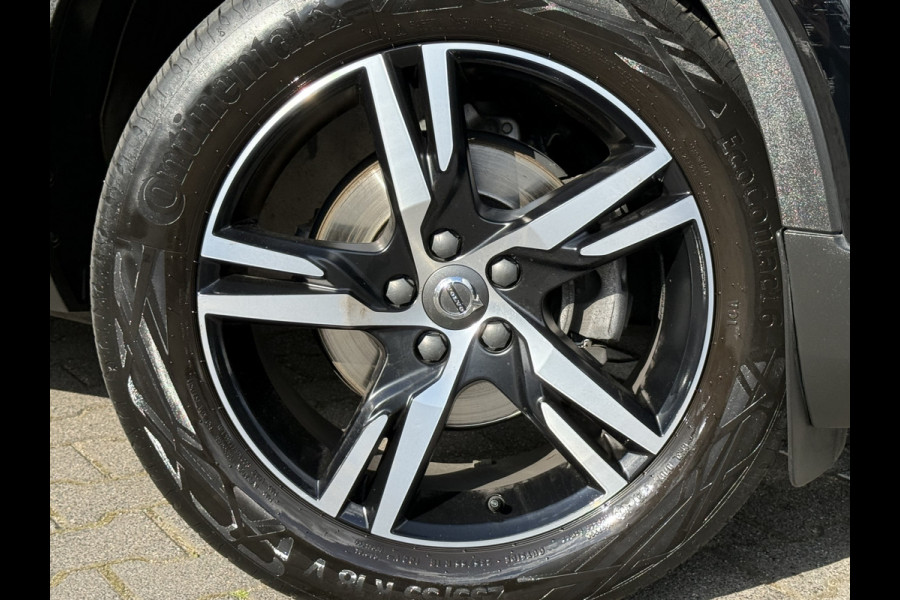 Volvo XC40 1.5 T3 R-Design | Trekhaak | Navi | Camera | LED | 18 inch