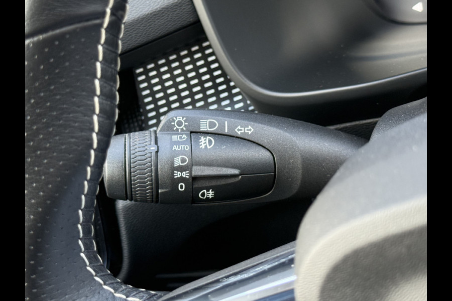 Volvo XC40 1.5 T3 R-Design | Trekhaak | Navi | Camera | LED | 18 inch