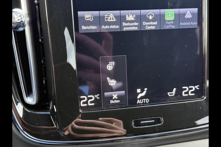 Volvo XC40 1.5 T3 R-Design | Trekhaak | Navi | Camera | LED | 18 inch