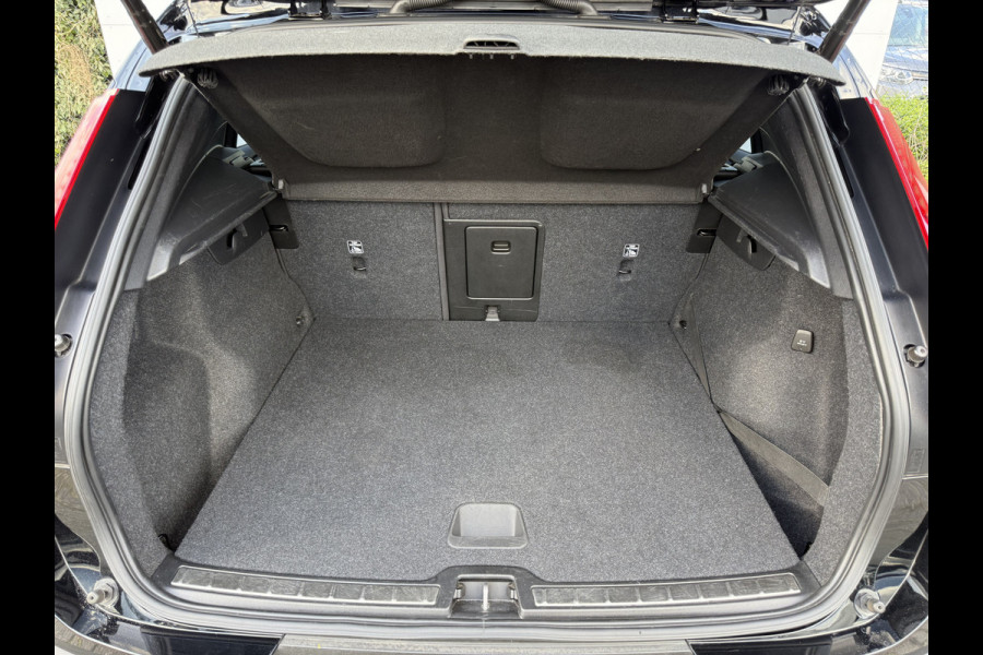 Volvo XC40 1.5 T3 R-Design | Trekhaak | Navi | Camera | LED | 18 inch