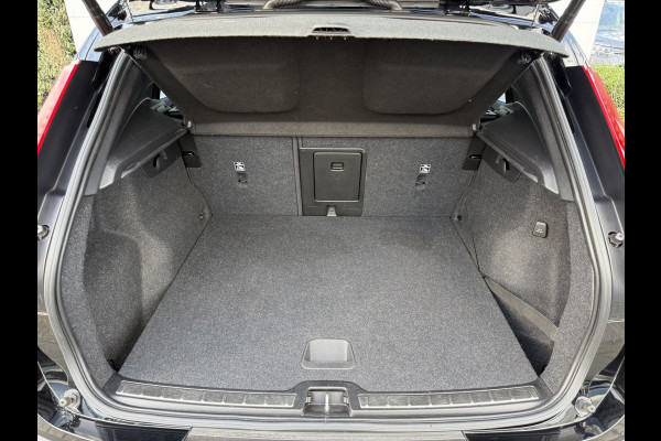 Volvo XC40 1.5 T3 R-Design | Trekhaak | Navi | Camera | LED | 18 inch