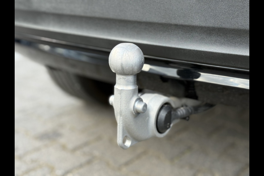 Volvo XC40 1.5 T3 R-Design | Trekhaak | Navi | Camera | LED | 18 inch