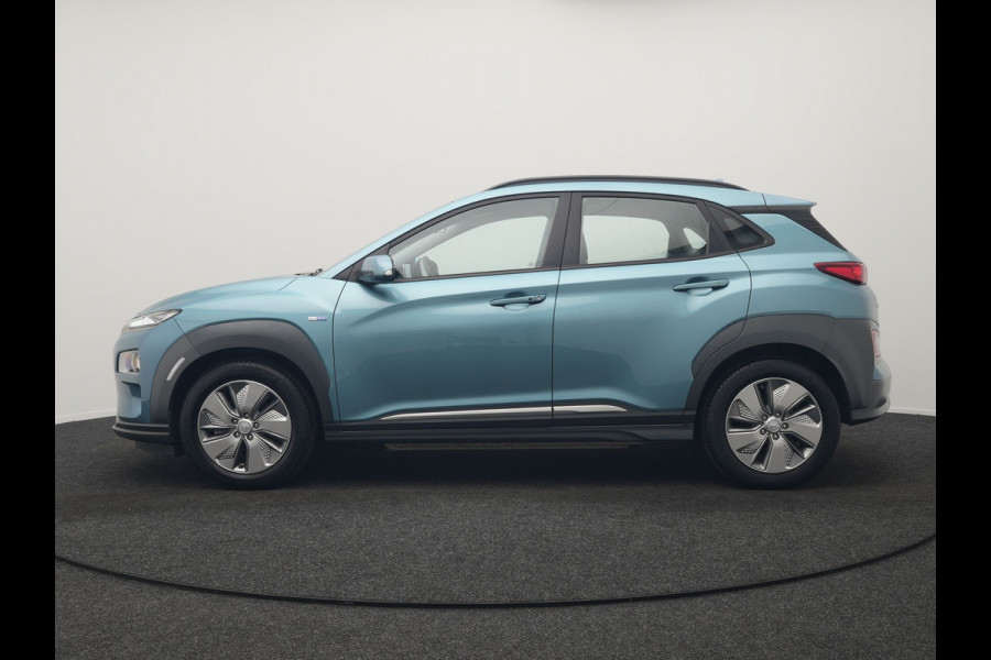 Hyundai Kona EV Fashion 64 kWh 204pk Dealer O.H. | Adaptive Cruise | Camera | Sportstoelen & Stuur Verwarmd | Krell Audio | Keyless | Apple Carplay | Navigatie | DAB |