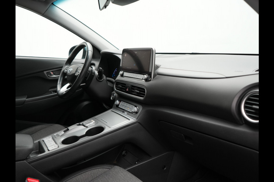 Hyundai Kona EV Fashion 64 kWh 204pk Dealer O.H. | Adaptive Cruise | Camera | Sportstoelen & Stuur Verwarmd | Krell Audio | Keyless | Apple Carplay | Navigatie | DAB |