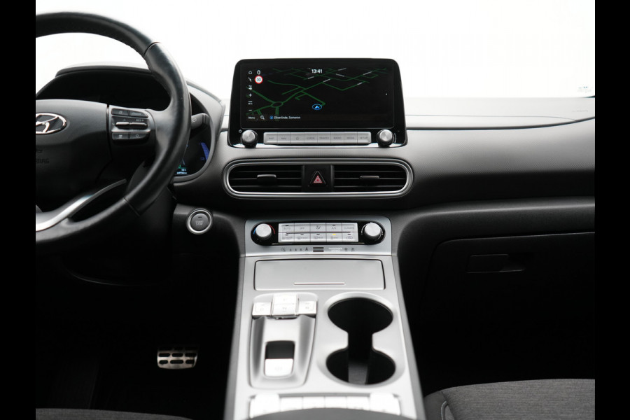 Hyundai Kona EV Fashion 64 kWh 204pk Dealer O.H. | Adaptive Cruise | Camera | Sportstoelen & Stuur Verwarmd | Krell Audio | Keyless | Apple Carplay | Navigatie | DAB |