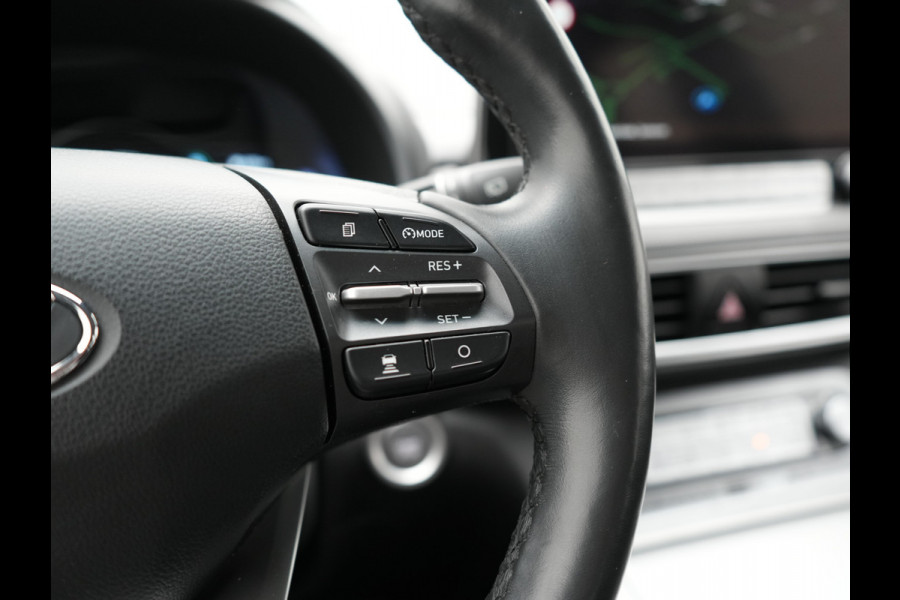 Hyundai Kona EV Fashion 64 kWh 204pk Dealer O.H. | Adaptive Cruise | Camera | Sportstoelen & Stuur Verwarmd | Krell Audio | Keyless | Apple Carplay | Navigatie | DAB |