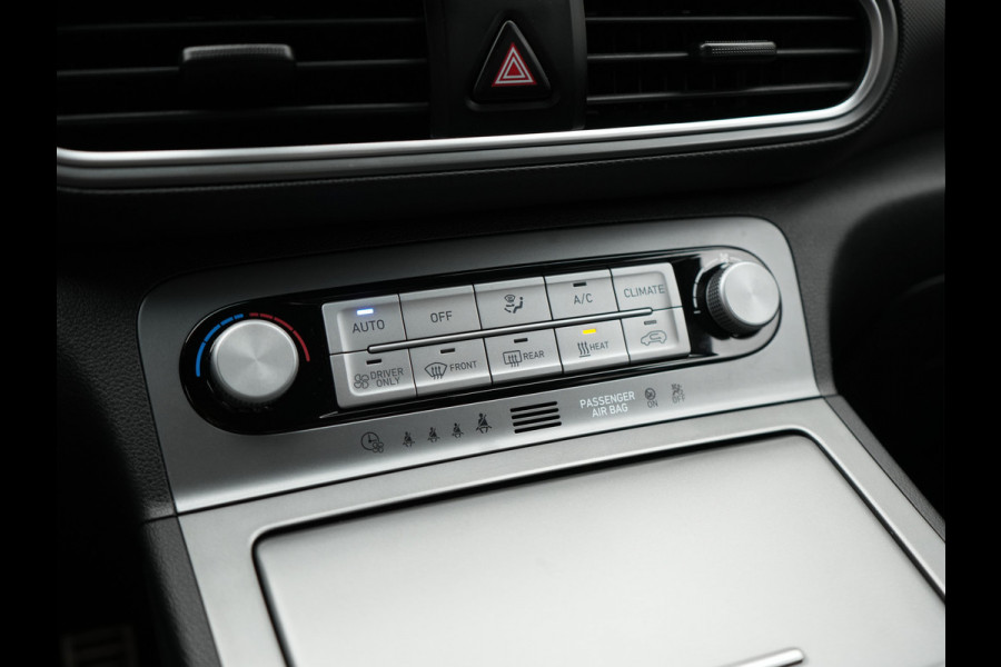 Hyundai Kona EV Fashion 64 kWh 204pk Dealer O.H. | Adaptive Cruise | Camera | Sportstoelen & Stuur Verwarmd | Krell Audio | Keyless | Apple Carplay | Navigatie | DAB |