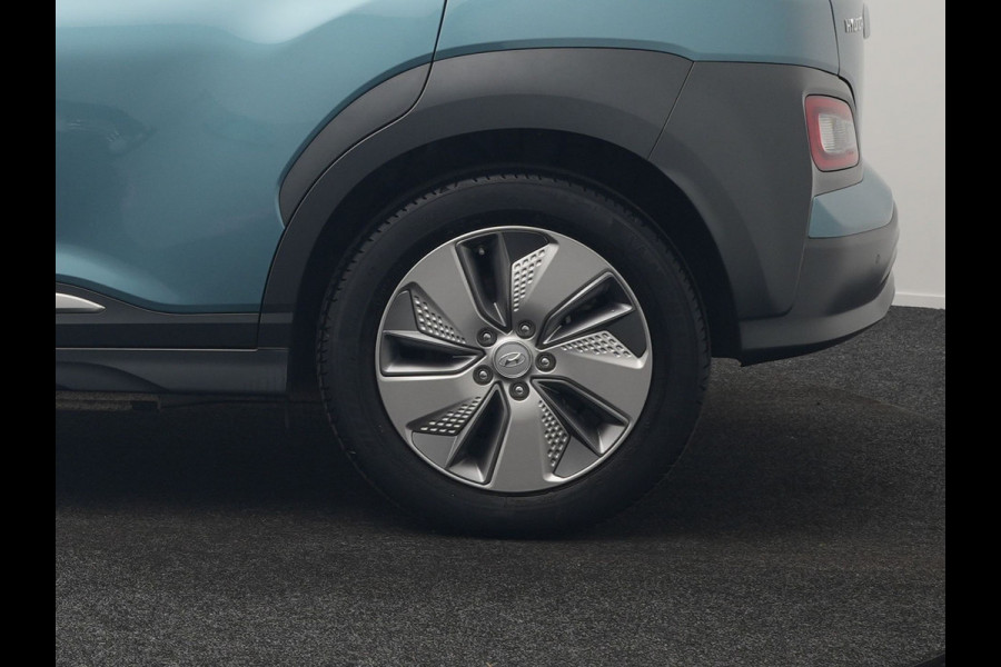 Hyundai Kona EV Fashion 64 kWh 204pk Dealer O.H. | Adaptive Cruise | Camera | Sportstoelen & Stuur Verwarmd | Krell Audio | Keyless | Apple Carplay | Navigatie | DAB |