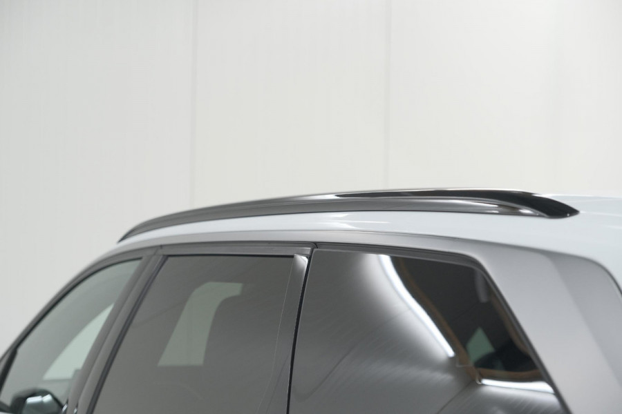 Peugeot 5008 Hybrid 136 e-DCS6 Allure | 7 Zitplaatsen | Camera | Stoelverwarming | Panoramic Navigation pack