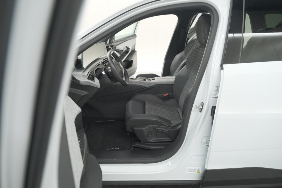Peugeot 5008 Hybrid 136 e-DCS6 Allure | 7 Zitplaatsen | Camera | Stoelverwarming | Panoramic Navigation pack