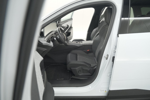 Peugeot 5008 Hybrid 136 e-DCS6 Allure | 7 Zitplaatsen | Camera | Stoelverwarming | Panoramic Navigation pack