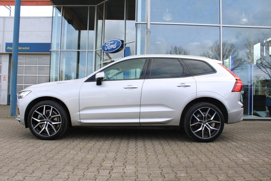 Volvo XC60 2.0 B5 Momentum Exclusive | Trekhaak | Stoelverwarming | Adaptive Cruise Control | 360 Camera | Navigatie |