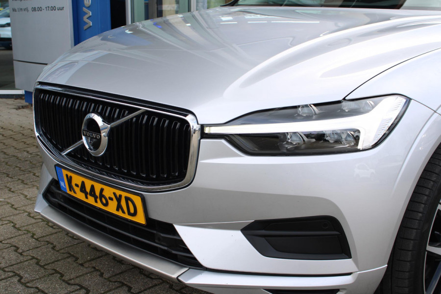 Volvo XC60 2.0 B5 Momentum Exclusive | Trekhaak | Stoelverwarming | Adaptive Cruise Control | 360 Camera | Navigatie |