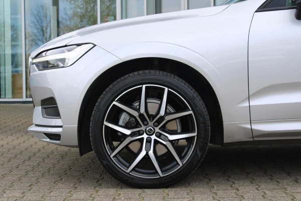 Volvo XC60 2.0 B5 Momentum Exclusive | Trekhaak | Stoelverwarming | Adaptive Cruise Control | 360 Camera | Navigatie |