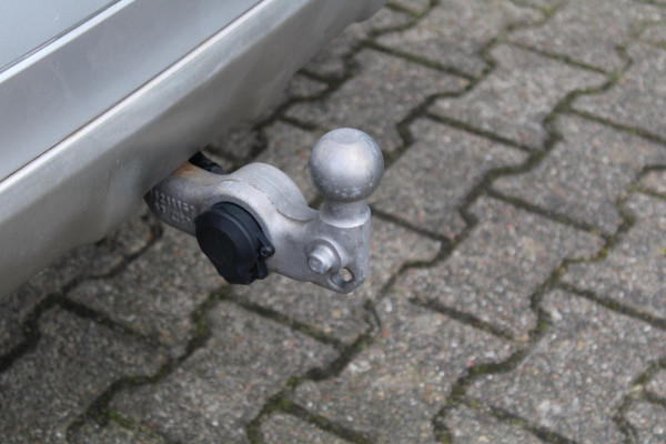 Volvo XC60 2.0 B5 Momentum Exclusive | Trekhaak | Stoelverwarming | Adaptive Cruise Control | 360 Camera | Navigatie |