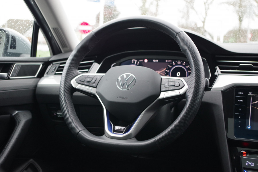 Volkswagen Passat Variant 1.4 TSI 218 PK GTE Business PHEV, Panoramadak, Adap. Cruise Control, Winterpakket