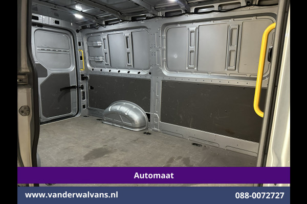 Volkswagen Crafter 2.0 TDI 141pk Automaat L3H2 L2H1 Euro6 Airco | Navigatie | Apple Carplay | Chauffeursstoel Cruisecontrol, Stoelverwarming, 270 Graden achterdeuren, Parkeersensoren, 3000kg trekvermogen