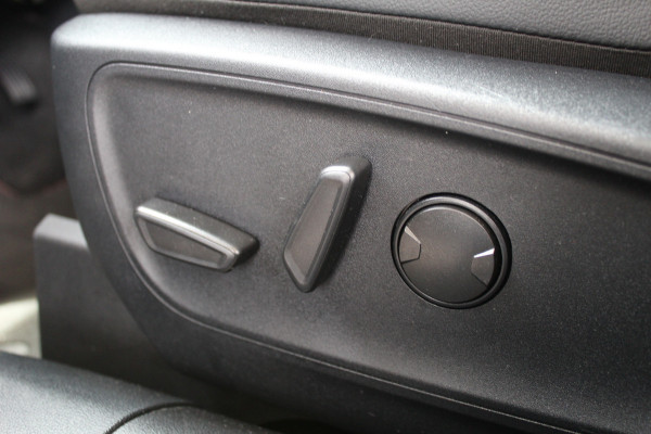 Ford Kuga 2.5 PHEV ST-Line X | Trekhaak | Panoramadak | BLIS | B&O | Navigatie