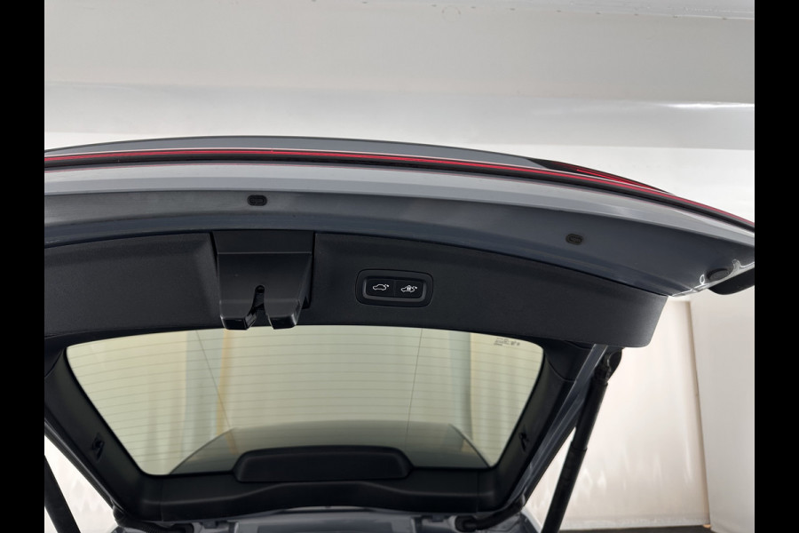 Polestar 2 Long Range Dual Motor Launch Edition 78kWh [ 3-Fase ] {SOH-92%} (INCL-BTW) Aut. *PANO | NAVI-FULLMAP | FULL-LED | ADAPTIVE-CRUISE | BLINDSPOT | TOPVIEW | KEYLESS | LANE-ASSIST | DIGI-COCKPIT | CARPLAY | DAB+ | HEATED-SPORTSEATS | CAMERA | MEMORY-PACK | 20