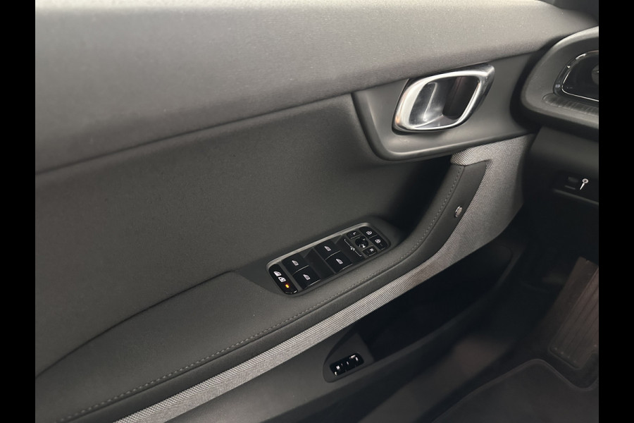 Polestar 2 Long Range Dual Motor Launch Edition 78kWh [ 3-Fase ] {SOH-92%} (INCL-BTW) Aut. *PANO | NAVI-FULLMAP | FULL-LED | ADAPTIVE-CRUISE | BLINDSPOT | TOPVIEW | KEYLESS | LANE-ASSIST | DIGI-COCKPIT | CARPLAY | DAB+ | HEATED-SPORTSEATS | CAMERA | MEMORY-PACK | 20