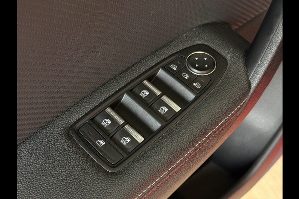 Renault Captur 1.3 TCe 140 R.S. Line | Groot navi | 18" | Camera | Stoelverwarming | 100% Dealer onderhouden!