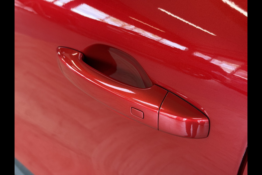 Renault Captur 1.3 TCe 140 R.S. Line | Groot navi | 18" | Camera | Stoelverwarming | 100% Dealer onderhouden!