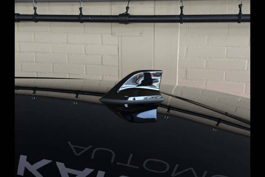 Renault Captur 1.3 TCe 140 R.S. Line | Groot navi | 18" | Camera | Stoelverwarming | 100% Dealer onderhouden!