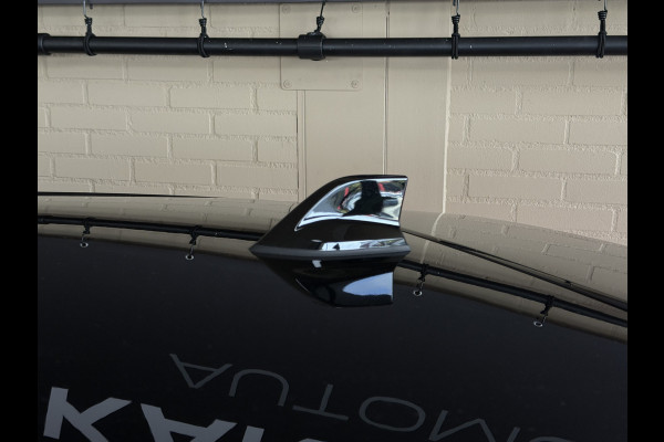 Renault Captur 1.3 TCe 140 R.S. Line | Groot navi | 18" | Camera | Stoelverwarming | 100% Dealer onderhouden!