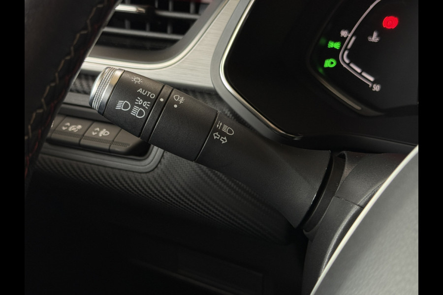 Renault Captur 1.3 TCe 140 R.S. Line | Groot navi | 18" | Camera | Stoelverwarming | 100% Dealer onderhouden!