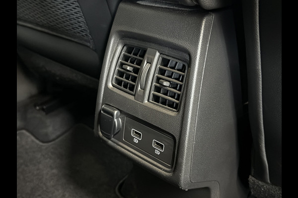 Renault Captur 1.3 TCe 140 R.S. Line | Groot navi | 18" | Camera | Stoelverwarming | 100% Dealer onderhouden!