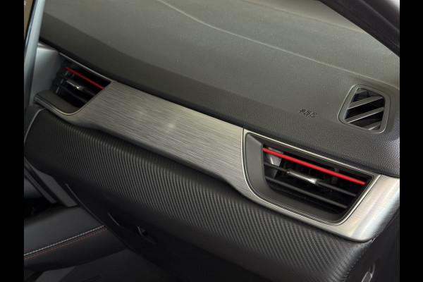 Renault Captur 1.3 TCe 140 R.S. Line | Groot navi | 18" | Camera | Stoelverwarming | 100% Dealer onderhouden!