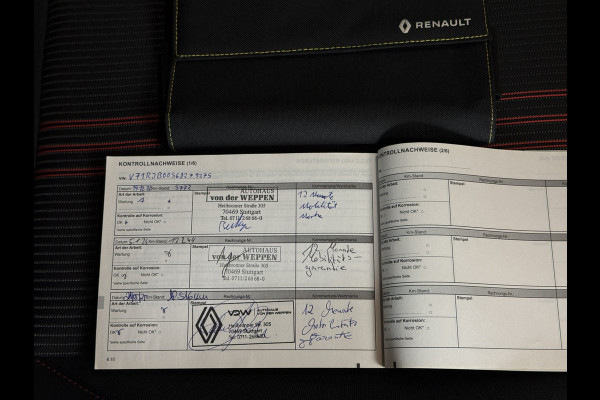 Renault Captur 1.3 TCe 140 R.S. Line | Groot navi | 18" | Camera | Stoelverwarming | 100% Dealer onderhouden!