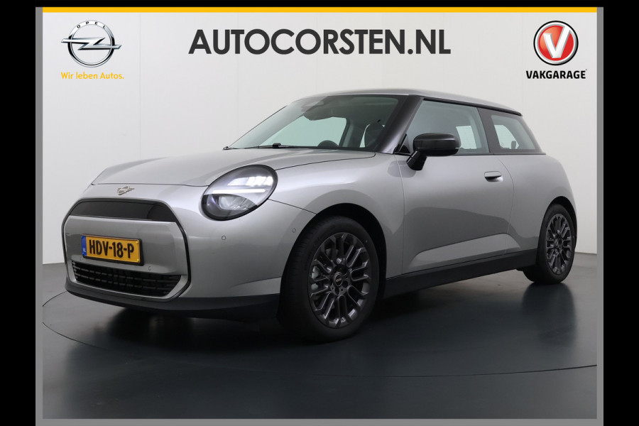 MINI Cooper E 40.7kWh SOH 99% Navi Camera Apple Carplay Android Auto Cruise Control Pdc Lmv DAB Led Regen-Lichtsensor Bluetooth Dodehoek detector Rijstrooksensor WiFi Isofix Origineel Nederlandse Auto Fabrieksgarantie tot 7-2-2028 Accu garantie tot 7-2-2033/160.000km