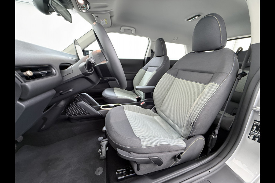 MINI Cooper E 40.7kWh SOH 99% Navi Camera Apple Carplay Android Auto Cruise Control Pdc Lmv DAB Led Regen-Lichtsensor Bluetooth Dodehoek detector Rijstrooksensor WiFi Isofix Origineel Nederlandse Auto Fabrieksgarantie tot 7-2-2028 Accu garantie tot 7-2-2033/160.000km