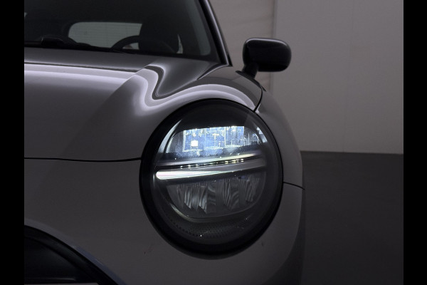 MINI Cooper E 40.7kWh SOH 99% Navi Camera Apple Carplay Android Auto Cruise Control Pdc Lmv DAB Led Regen-Lichtsensor Bluetooth Dodehoek detector Rijstrooksensor WiFi Isofix Origineel Nederlandse Auto Fabrieksgarantie tot 7-2-2028 Accu garantie tot 7-2-2033/160.000km