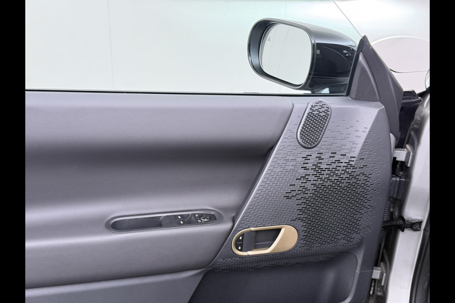 MINI Cooper E 40.7kWh SOH 99% Navi Camera Apple Carplay Android Auto Cruise Control Pdc Lmv DAB Led Regen-Lichtsensor Bluetooth Dodehoek detector Rijstrooksensor WiFi Isofix Origineel Nederlandse Auto Fabrieksgarantie tot 7-2-2028 Accu garantie tot 7-2-2033/160.000km