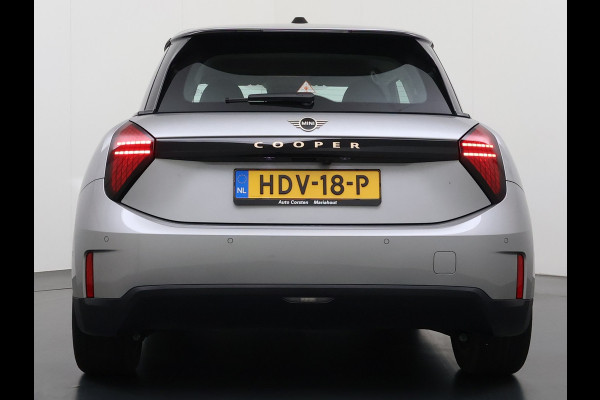 MINI Cooper E 40.7kWh SOH 99% Navi Camera Apple Carplay Android Auto Cruise Control Pdc Lmv DAB Led Regen-Lichtsensor Bluetooth Dodehoek detector Rijstrooksensor WiFi Isofix Origineel Nederlandse Auto Fabrieksgarantie tot 7-2-2028 Accu garantie tot 7-2-2033/160.000km