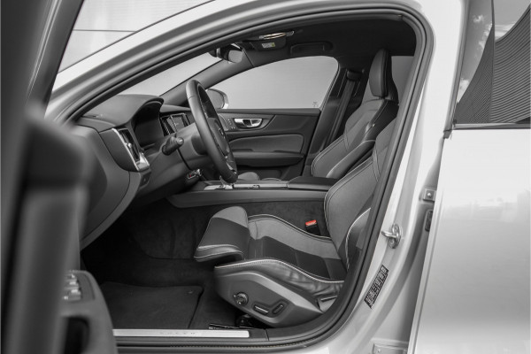 Volvo V60 Cross Country 2.0 B5 AWD Plus Camera Stuur & Stoelverw H/K Memory Standverwarming