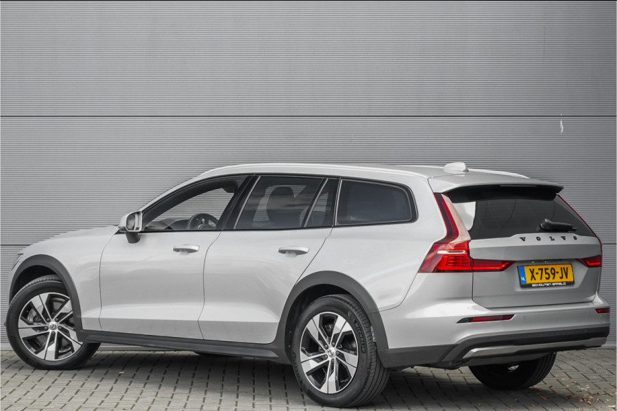 Volvo V60 Cross Country 2.0 B5 AWD Plus Camera Stuur & Stoelverw H/K Memory Standverwarming