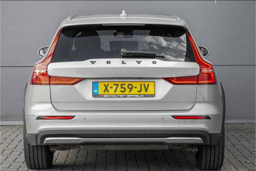 Volvo V60 Cross Country 2.0 B5 AWD Plus Camera Stuur & Stoelverw H/K Memory Standverwarming