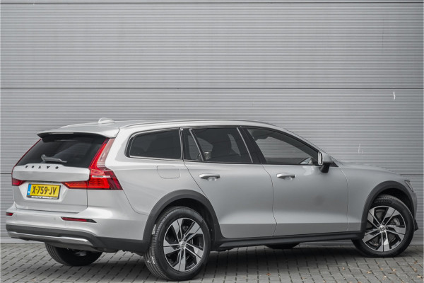 Volvo V60 Cross Country 2.0 B5 AWD Plus Camera Stuur & Stoelverw H/K Memory Standverwarming
