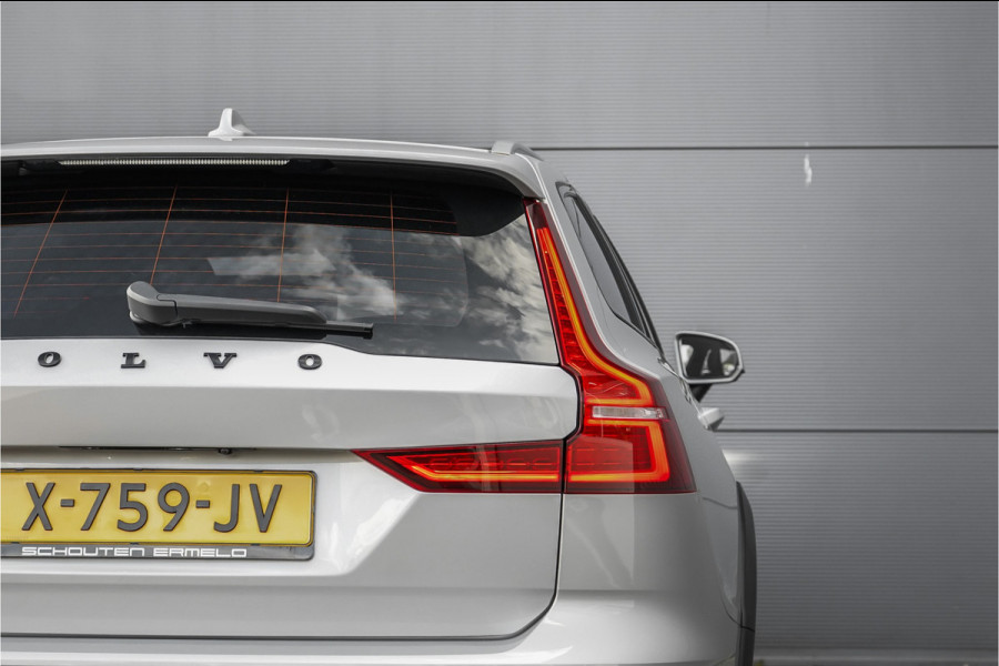 Volvo V60 Cross Country 2.0 B5 AWD Plus Camera Stuur & Stoelverw H/K Memory Standverwarming