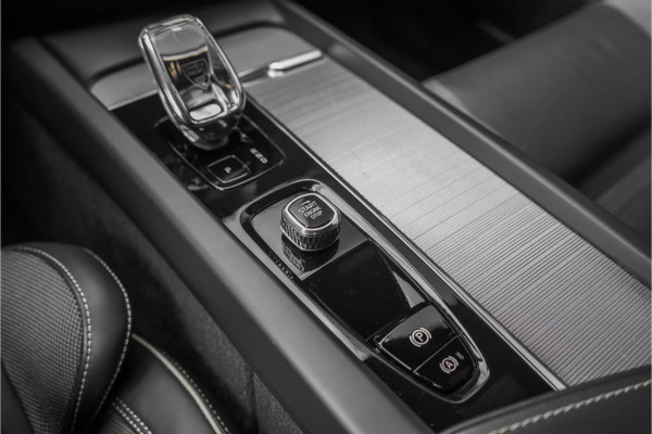 Volvo V60 Cross Country 2.0 B5 AWD Plus Camera Stuur & Stoelverw H/K Memory Standverwarming