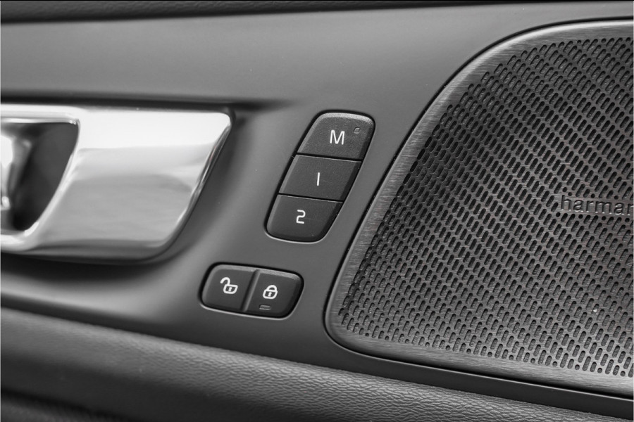 Volvo V60 Cross Country 2.0 B5 AWD Plus Camera Stuur & Stoelverw H/K Memory Standverwarming