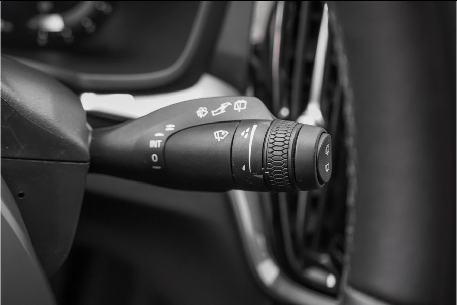 Volvo V60 Cross Country 2.0 B5 AWD Plus Camera Stuur & Stoelverw H/K Memory Standverwarming