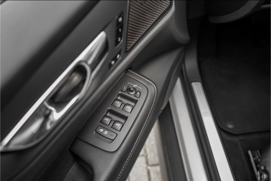 Volvo V60 Cross Country 2.0 B5 AWD Plus Camera Stuur & Stoelverw H/K Memory Standverwarming