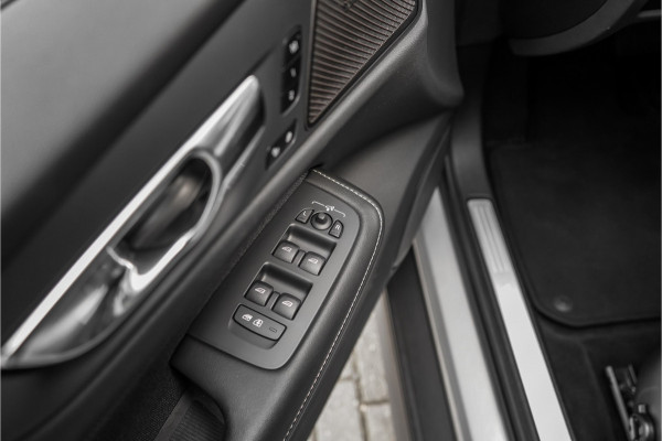 Volvo V60 Cross Country 2.0 B5 AWD Plus Camera Stuur & Stoelverw H/K Memory Standverwarming