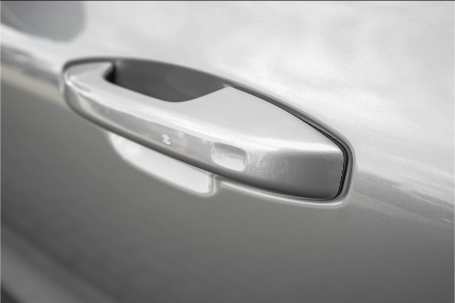 Volvo V60 Cross Country 2.0 B5 AWD Plus Camera Stuur & Stoelverw H/K Memory Standverwarming