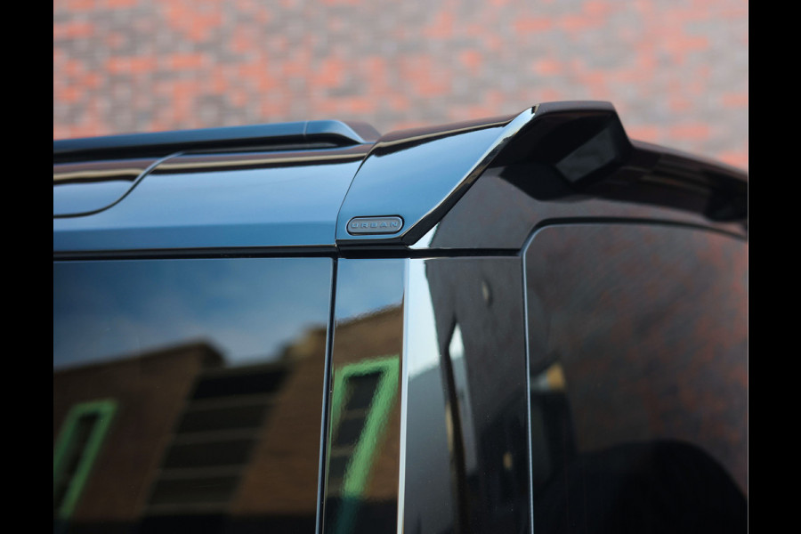 Land Rover Defender P300e X-Dynamic SE | Urban - Pano - Trekhaak