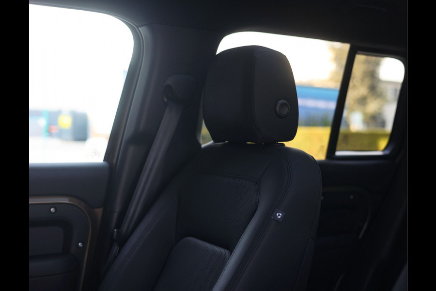 Land Rover Defender P300e X-Dynamic SE | Urban - Pano - Trekhaak